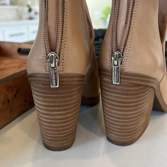 Vince Camuto Tan Leather Flats - Picture 7 of 7